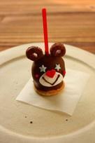 Super Simple Bear Lollipop Cake recipe