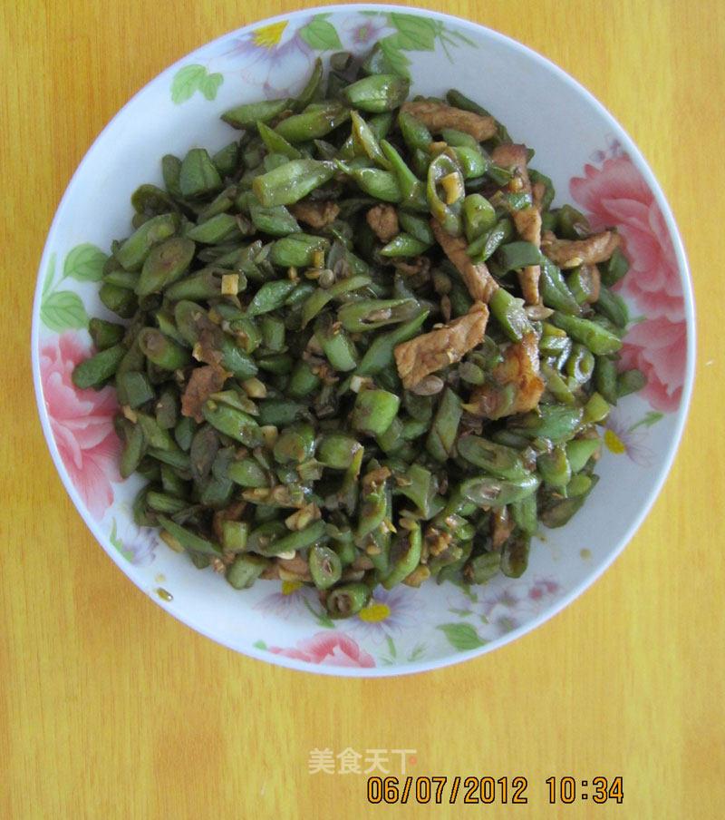 Stir-fried Shredded Pork with Kidney Beans recipe