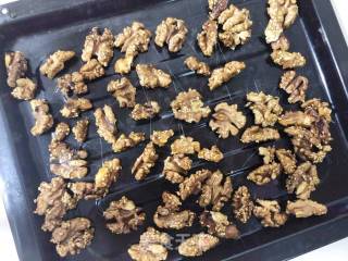 How to Make Delicious Amber Walnuts recipe