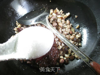 Minced Meat, Peanuts and Shiitake Mushroom Sauce recipe