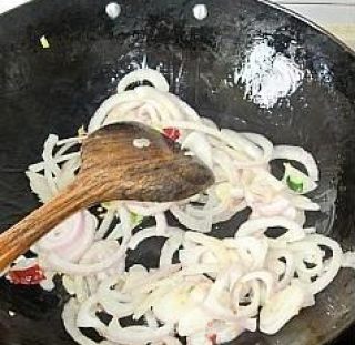 Hot and Sour Shredded Onion recipe