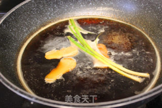 Stir-fried Large Intestine with Pickled Vegetables and Bamboo Shoots recipe