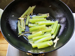 Xinlan Hand-made Private Kitchen [taste Lettuce Strips]——the Petty Bourgeois Fan of Crispy Lettuce recipe