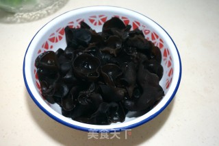 【beijing】chilled Fungus and Cucumber Slices recipe