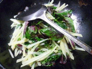 Stir-fried Potatoes with Red Amaranth recipe