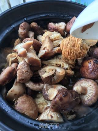 Chicken Stewed with Mushrooms recipe