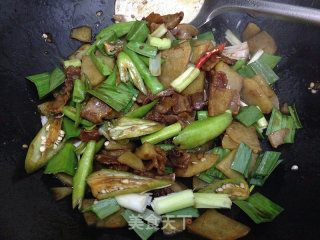 Stir-fried Potato Chips with Pork Belly recipe