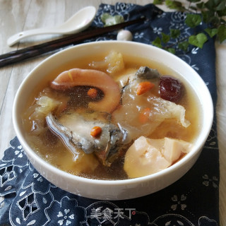 White Fungus Black Chicken Soup recipe