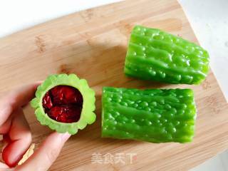 Stuffed Bitter Gourd with Red Dates recipe