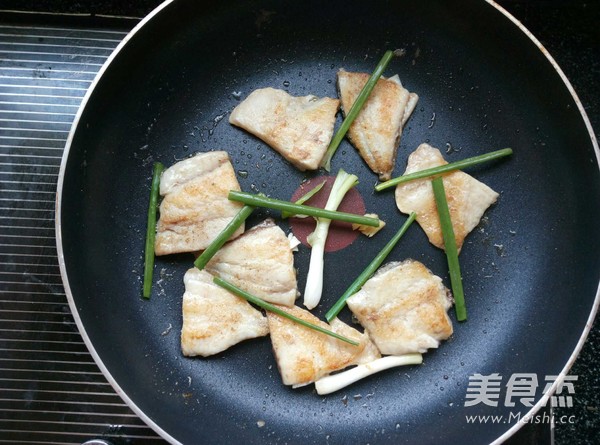 Pan-fried Jinchang Fish Meat recipe