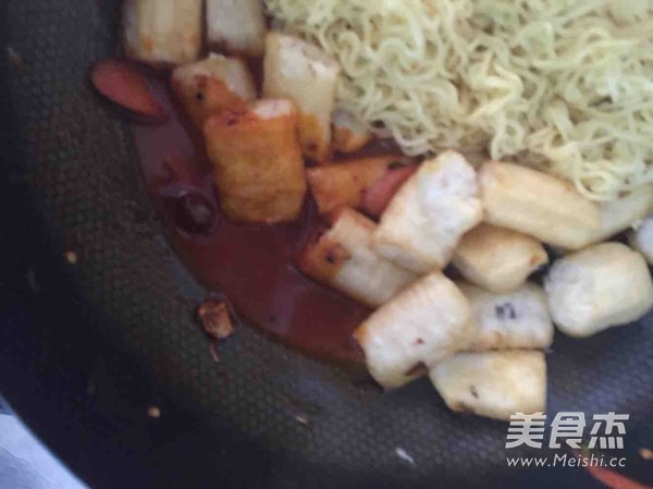 Fried Instant Noodles with Fried Dough Sticks recipe