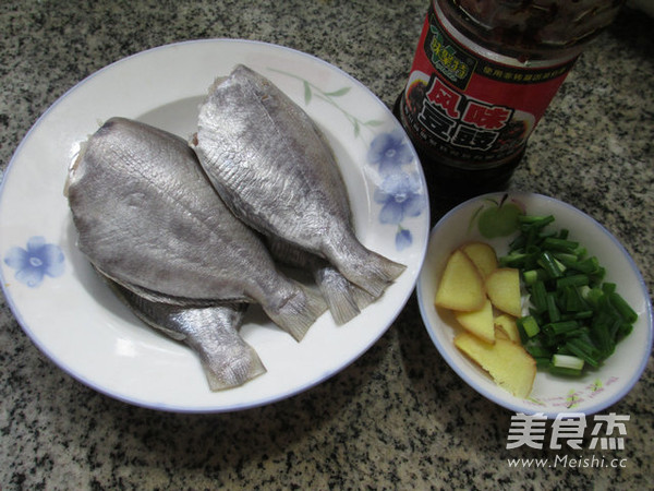 Black Pomfret with Soy Sauce recipe