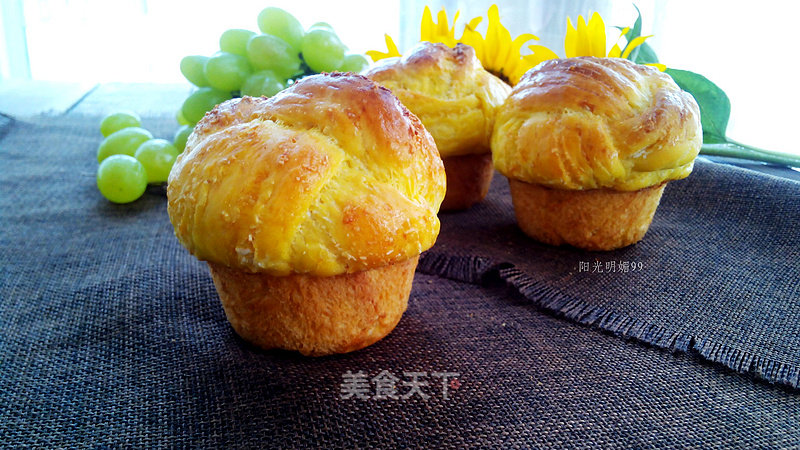 Coconut Hydrangea Bread recipe