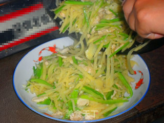 Fresh and Small Stir-fried Potato Shreds recipe