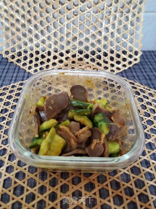 Duck Gizzards Mixed with Cucumber recipe