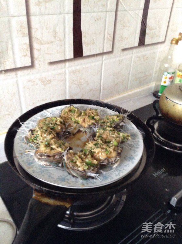 Steamed Abalone with Garlic Vermicelli recipe