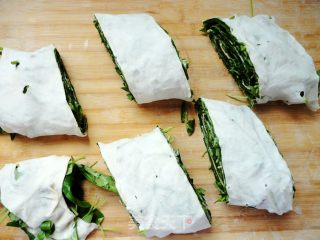 Another Way to Eat The Nutrient-rich Green Leafy Spinach—water Spinach Leaf Bun recipe