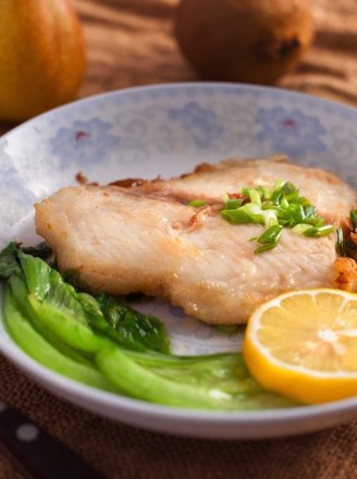 Super Easy Fried Dragon Fish with Green Onion