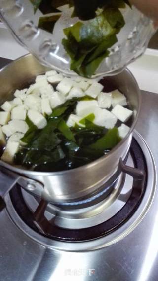 Japanese Tofu and Seaweed Miso Soup recipe