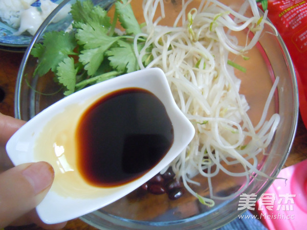 Tomato Sauce Mixed with Noodles recipe