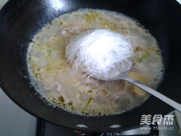 Curry Pork Vermicelli Soup recipe