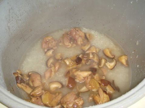Stewed Rice with Mushroom and Chicken recipe