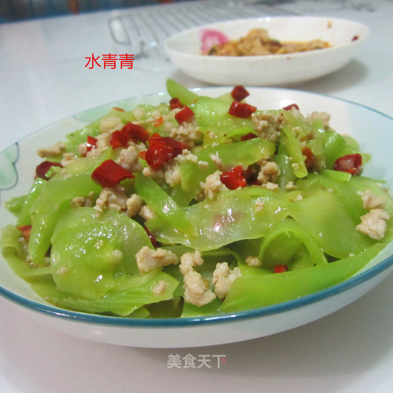 Lettuce Slices with Dried Chilli Minced Meat recipe