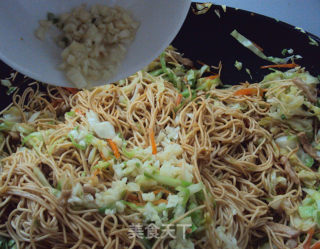 Fried Noodles with Cabbage and Pork recipe