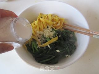 Spinach and Egg Mixed Vermicelli recipe