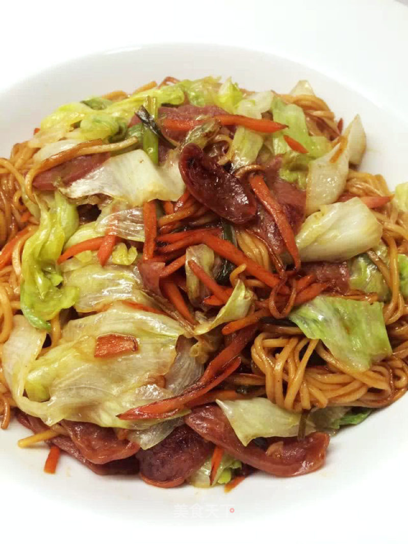 Fried Noodles with Sausage and Seasonal Vegetables recipe