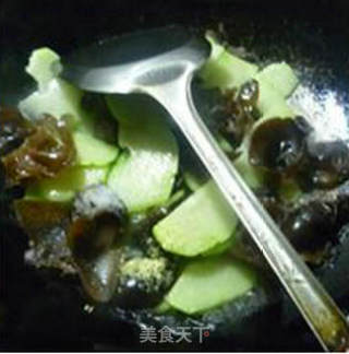 Fried Chayote with Black Fungus recipe