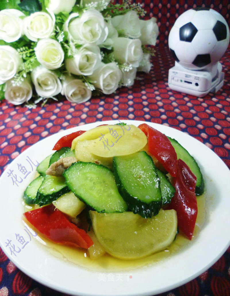 Stir-fried Ginseng Fruit with Lean Pork and Cucumber recipe