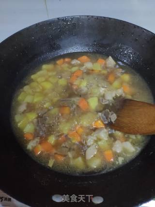 Warm-up Gourmet Beef Stew with Potatoes recipe