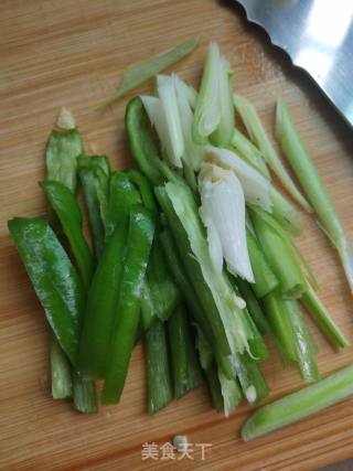 Roasted Pork Knuckles with Carrots recipe
