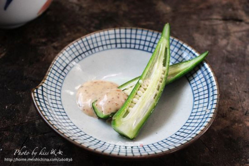 Mellow and Crisp---cold Okra with Roasted Sesame Sauce