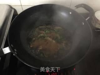 #春食野菜香#fried Wuchang Fish with Pepper Leaves recipe