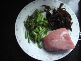 Asparagus Stir-fried Pork recipe