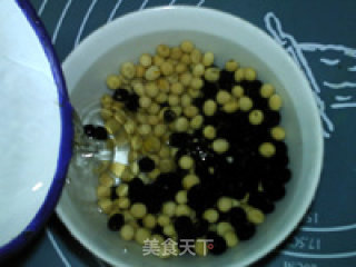 Black and White Sesame Two Bean Soy Milk recipe