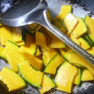 Stir-fried Japanese Pumpkin with Pickles recipe