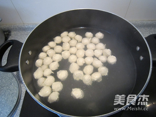 Bamboo Fungus Chicken Breast Meatball Soup recipe