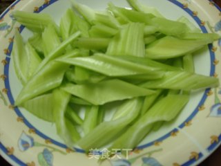 Celery Stir-fried Pork recipe