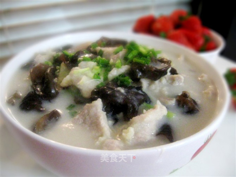 Sliced Pork with Black Fungus-hometown Cuisine recipe