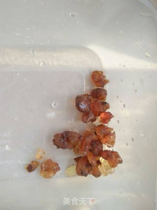 Peach Gum Lily Soup recipe