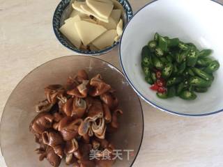 Fried Large Intestine with Sour Bamboo Shoots recipe