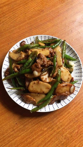 Stir-fried Rice Cake with Chili Pork recipe