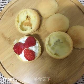 Strawberry Meringue Puffs recipe