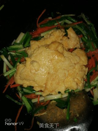 Scrambled Eggs with Chives and Carrots recipe