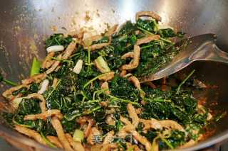 Stir-fried Tenderloin with Acanthopanax Leaves recipe