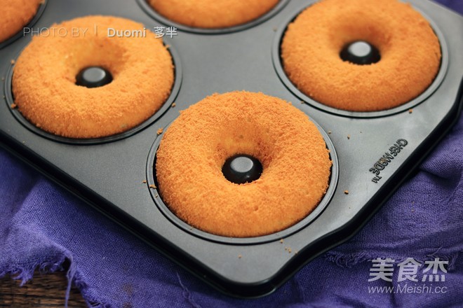 Towel Noodle Donut Cake recipe