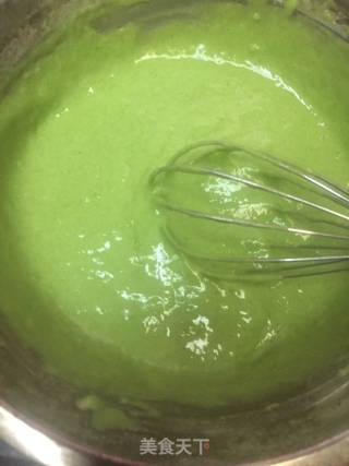 Chiffon Cake with Spinach Sauce recipe